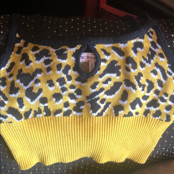 BCBG sweater leopard crop top super cute! - Picture 1 of 4